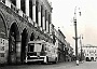 Padova-Filobus a due assi davanti alla Loggia Amulea in Prato della Valle-data della ripresa 1936-40.(Archivio storico Breda) (Adriano Danieli)